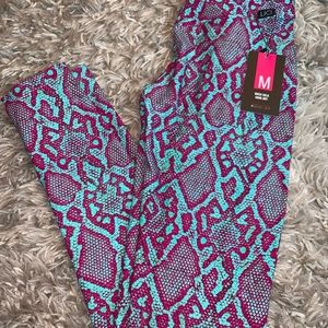 LiciFit Viper V-Cut Scrunch Legging